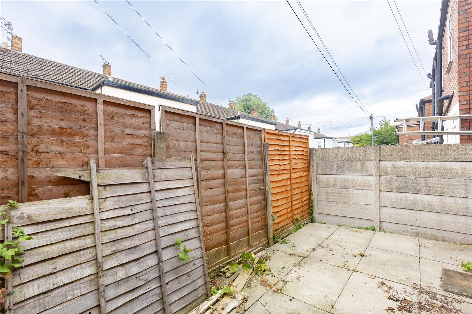 2 bed property in Ruskin Avenue, Leyland